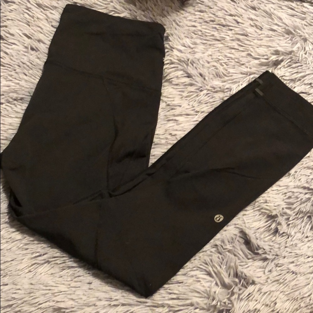 Lulu lemon crop size 6